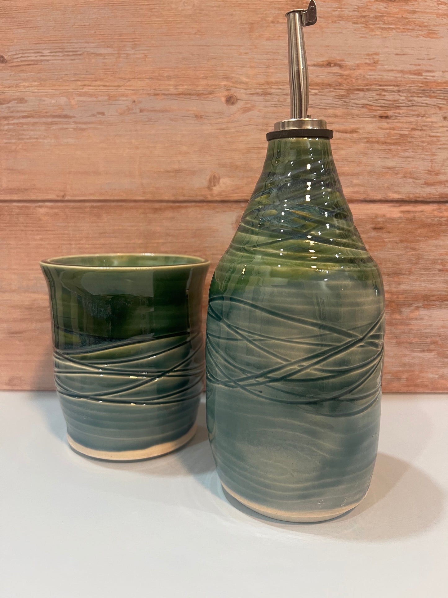 Oil Pourer - green & fog