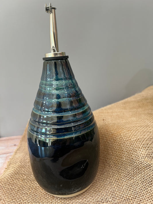 Oil pourer