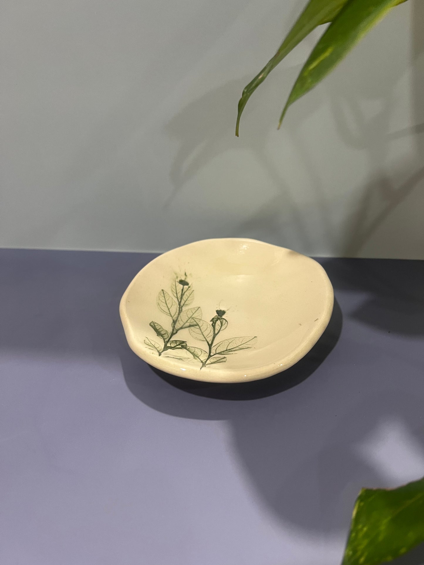 Leafy trinket bowl